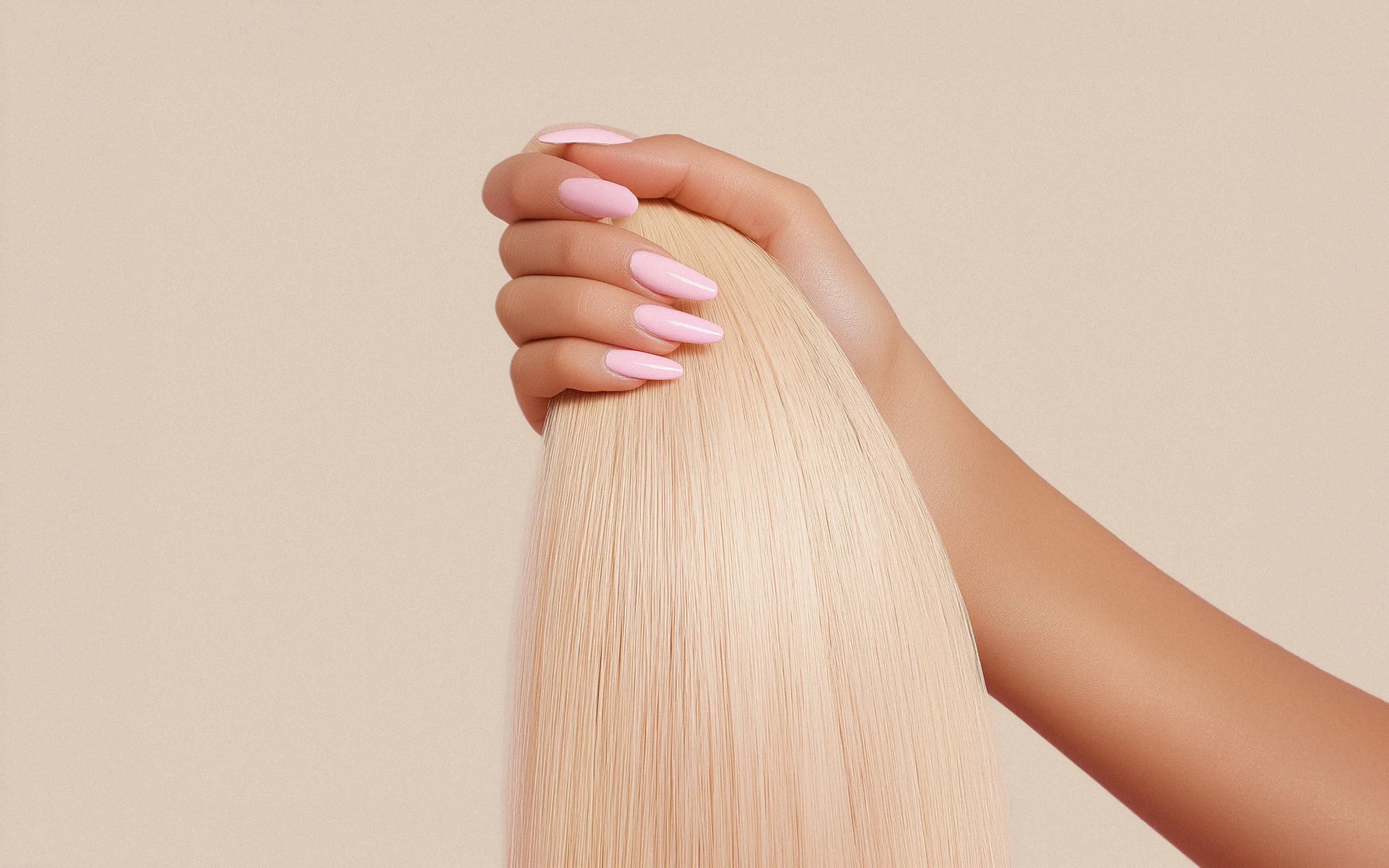 Image by notthoff La Biosthétique Friseur C Perücken Extensions 22